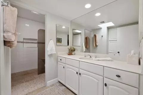 Bath - 43409 Lacovia Dr, Bermuda Dunes, CA 92203 photo 1 of 4