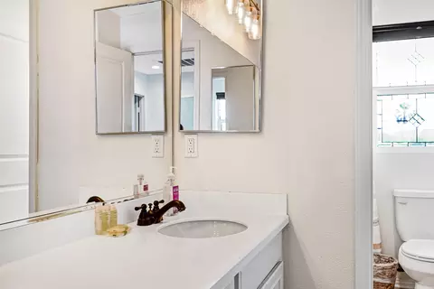 Bath - 42745 Ponte Ct, Indio, CA 92203 photo 7 of 7