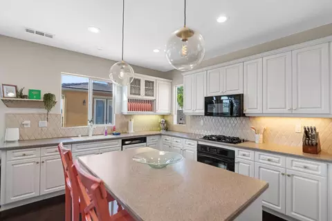 Kitchen - 42745 Ponte Ct, Indio, CA 92203 photo 4 of 8