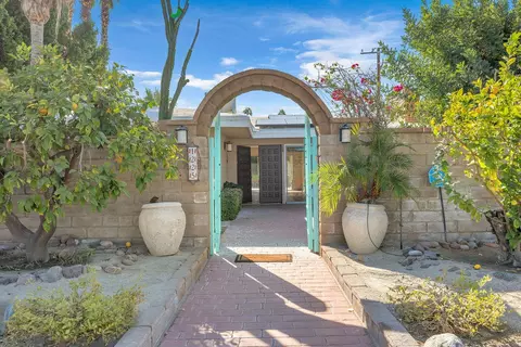 1225 E Buena Vista Dr, Palm Springs, CA 92262