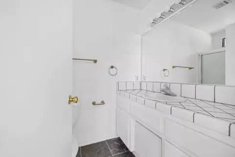 Bath - 55710 Free Gold Dr, Yucca Valley, CA 92284 photo 2 of 3