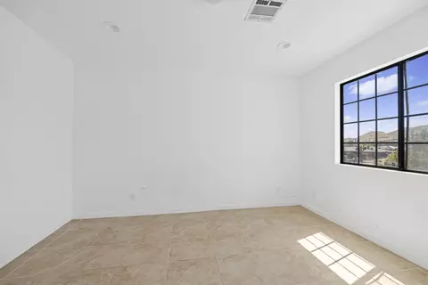 Bedroom - 55710 Free Gold Dr, Yucca Valley, CA 92284 photo 5 of 11