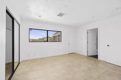 Bedroom - 55710 Free Gold Dr, Yucca Valley, CA 92284 photo 3 of 11