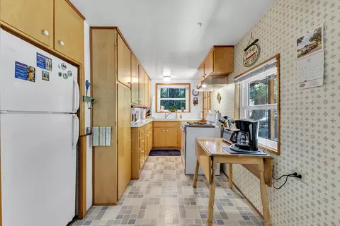 Kitchen - 26975 Idyllwild Rd, Idyllwild, CA 92549 photo 6 of 6