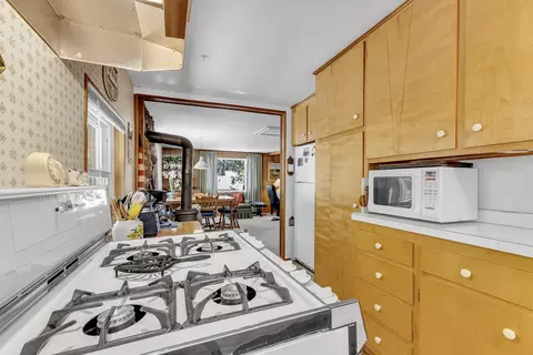 Kitchen - 26975 Idyllwild Rd, Idyllwild, CA 92549 photo 3 of 6