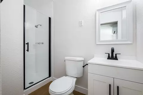 Bath - 83051 Emerald Ave, Indio, CA 92201 photo 1 of 2