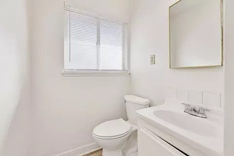 Bath - 81437 Francis Ave, Indio, CA 92201 photo 2 of 2