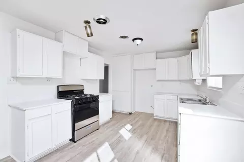 Kitchen - 81437 Francis Ave, Indio, CA 92201 photo 1 of 2