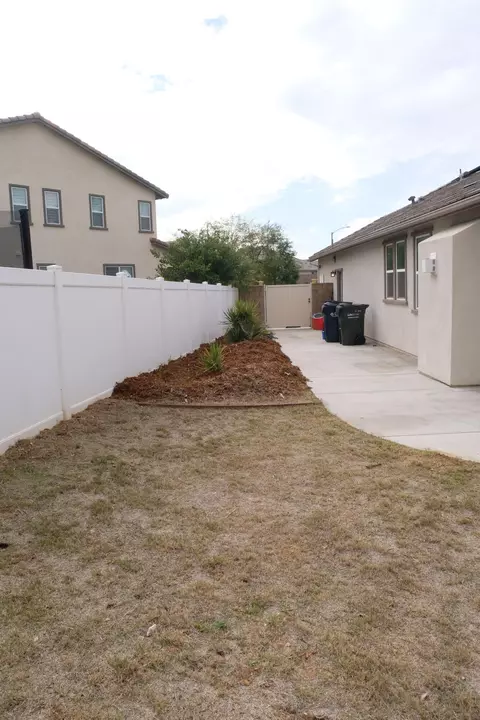 Exterior - 1821 Montecito Ln, Redlands, CA 92374 photo 2 of 4
