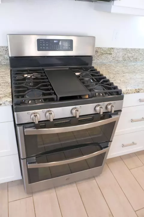 Kitchen - 1821 Montecito Ln, Redlands, CA 92374 photo 1 of 2