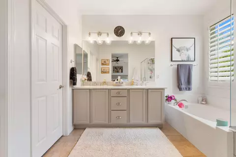 Bath - 82266 Padova Dr, Indio, CA 92203 photo 3 of 5