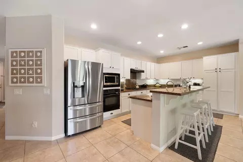 Kitchen - 82266 Padova Dr, Indio, CA 92203 photo 1 of 4