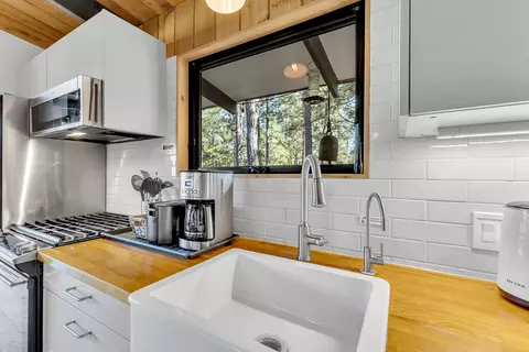 Kitchen - 53150 Double View Dr, Idyllwild, CA 92549 photo 6 of 7