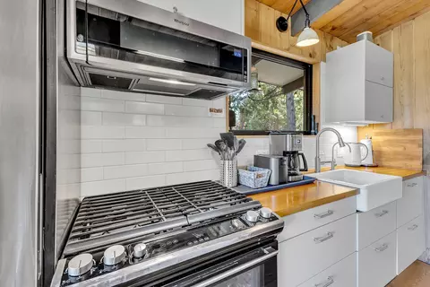 Kitchen - 53150 Double View Dr, Idyllwild, CA 92549 photo 7 of 7