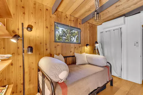 Bedroom - 53150 Double View Dr, Idyllwild, CA 92549 photo 6 of 6