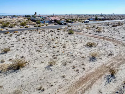 2781 Gram Dr, Thermal, CA 92274 photo 3