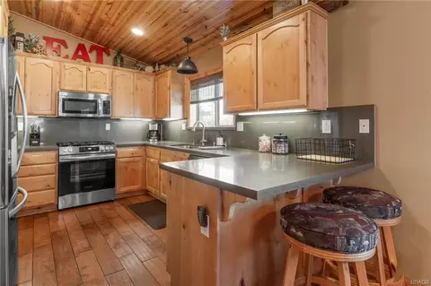 Kitchen - 1498 Klamath Rd, Big Bear City, CA 92314 photo 1 of 4