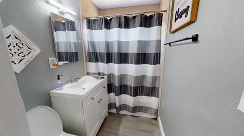 Bath - 83631 Mesquite Ave, Indio, CA 92203 photo 1 of 2