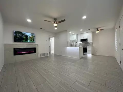 Living - 82796 Crawford Dr, Indio, CA 92201 photo 4 of 7