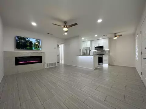 Living - 82796 Crawford Dr, Indio, CA 92201 photo 6 of 7