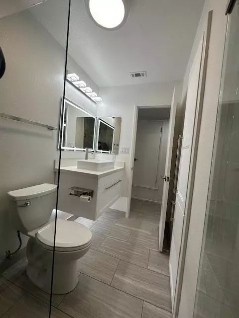 Bath - 82796 Crawford Dr, Indio, CA 92201 photo 2 of 5