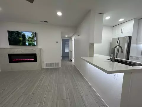 Living - 82796 Crawford Dr, Indio, CA 92201 photo 5 of 7