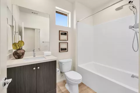 Bath - 51570 Ponderosa Dr, Indio, CA 92201 photo 2 of 2