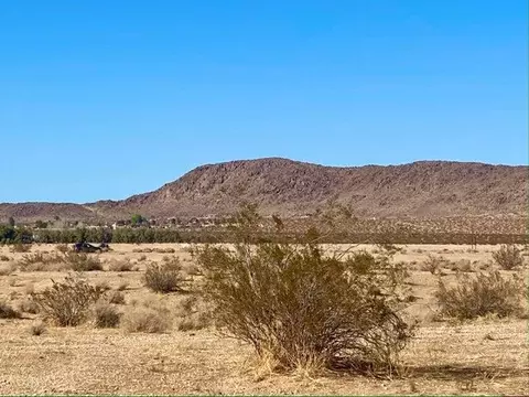 126 Regan Rd, Joshua Tree, CA 92252