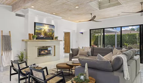 1047 Tamarisk Rd, Palm Springs, CA 92262