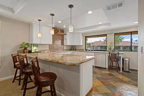 70 Camino Arroyo Pl, Palm Desert, CA 92260
