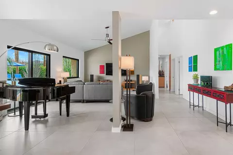 1566 S Farrell Dr, Palm Springs, CA 92264