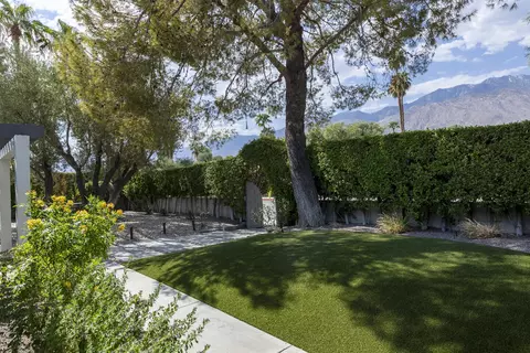 402 N Orchid Tree Ln, Palm Springs, CA 92262