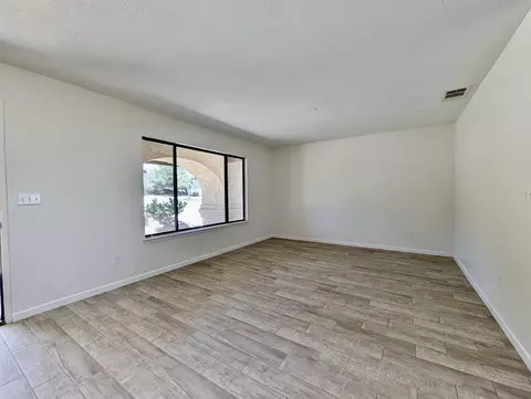 Living - 60358 La Mirada Trl, Joshua Tree, CA 92252 photo 2 of 2