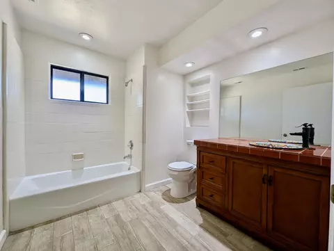 Bath - 60358 La Mirada Trl, Joshua Tree, CA 92252 photo 6 of 6