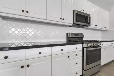 Kitchen - 82410 Murray Canyon Dr, Indio, CA 92201 photo 3 of 4