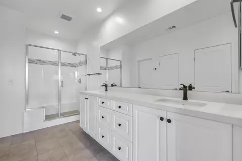 Bath - 82410 Murray Canyon Dr, Indio, CA 92201 photo 1 of 2