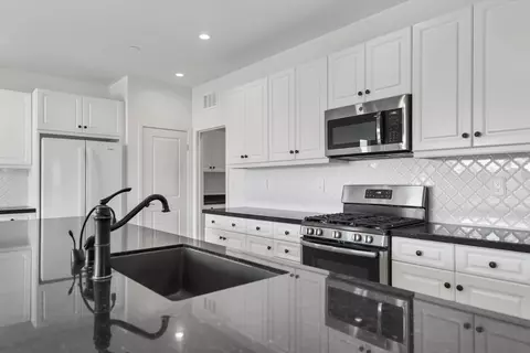Kitchen - 82410 Murray Canyon Dr, Indio, CA 92201 photo 4 of 4