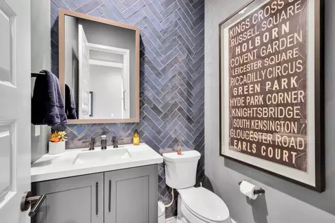 Bath - 82470 Crane Dr, Indio, CA 92201 photo 3 of 3
