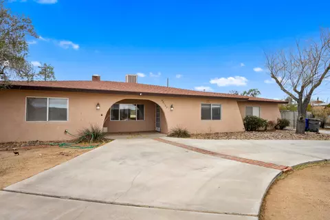 58129 Pueblo Trail Trl, Yucca Valley, CA 92284 photo 2