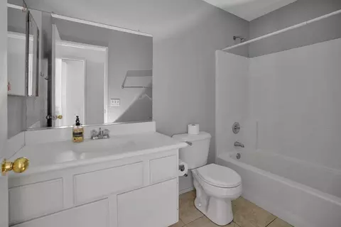 Bath - 49801 Jade Way, Indio, CA 92201 photo 2 of 2