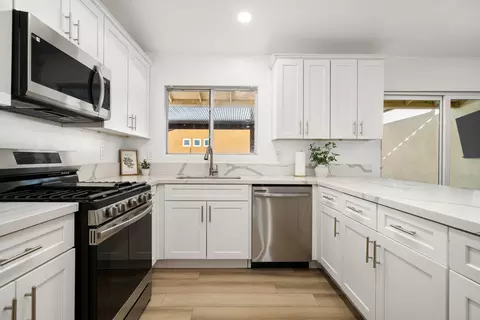 Kitchen - 81185 Paludosa Dr, Indio, CA 92201 photo 2 of 4