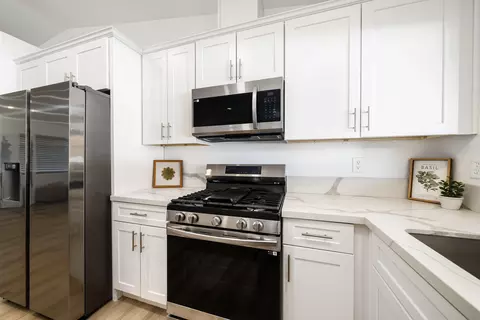 Kitchen - 81185 Paludosa Dr, Indio, CA 92201 photo 3 of 4