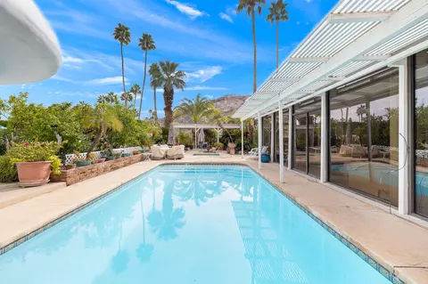 968 N Fairview Cir, Palm Springs, CA 92262