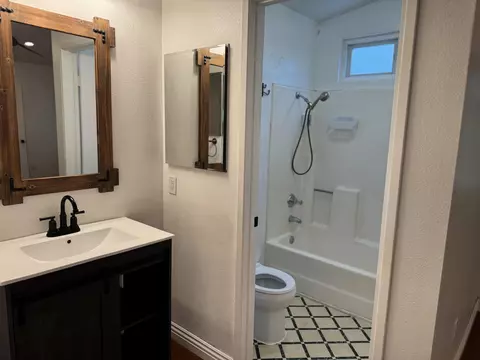 Bath - 28367 Merridy Ave, Highland, CA 92346 photo 2 of 3