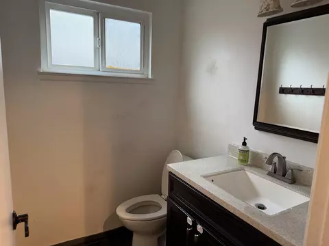 Bath - 28367 Merridy Ave, Highland, CA 92346 photo 3 of 3
