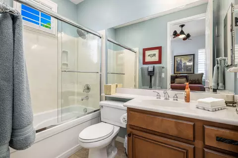 Bath - 81940 Eagle Claw Dr, La Quinta, CA 92253 photo 5 of 5