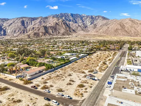305 W San Rafael Dr, Palm Springs, CA 92262