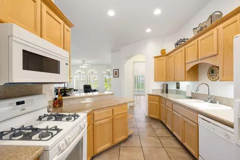 Kitchen - 82714 Odlum Dr, Indio, CA 92201 photo 3 of 4