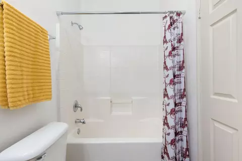 Bath - 82714 Odlum Dr, Indio, CA 92201 photo 5 of 5