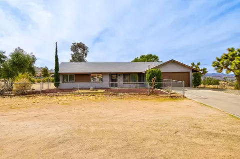 8754 Warren Vista Ave, Yucca Valley, CA 92284